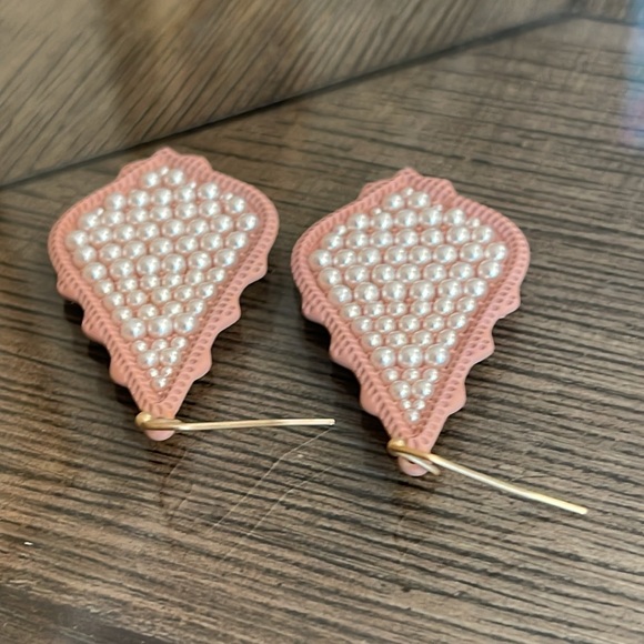 Blush Pink & Pearl Kendra Inspired Earrings - Picture 5 of 12